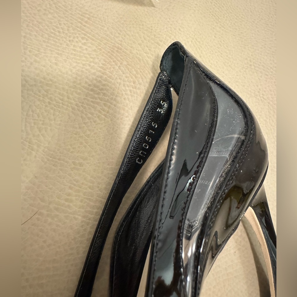 DIOR Black Patent Wave Pumps size 35 - Picture 4 of 8